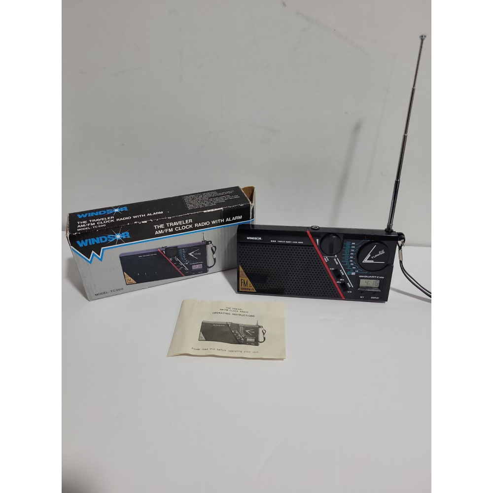 Vintage AM/FM Clock Radio with Alarm Windsor The Traveler *Tested*